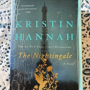 Kristin Hannah "The Nightingale" - Teal & Gold Cover